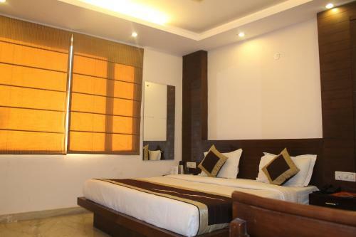 Hotel Paradise Inn