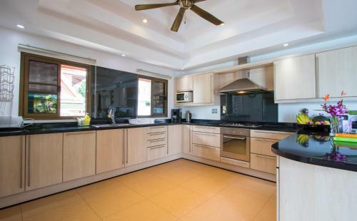 Seaview Villas Kata