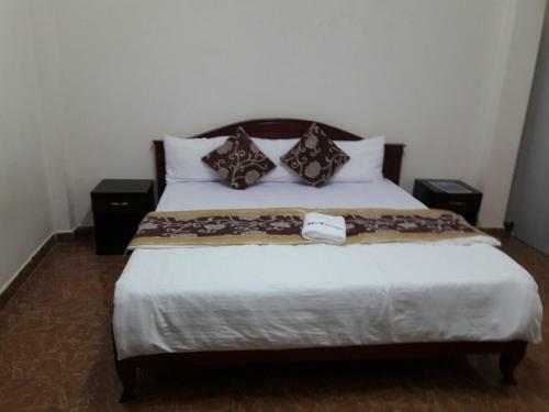 Hostal M & T Hotel