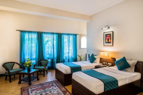 Hotel Home@f37 Kailash Colony Metro