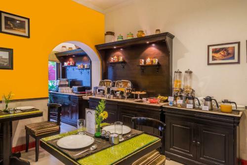 Hotel Home@f37 Kailash Colony Metro