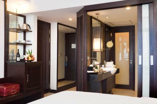 Novotel Ha Long Bay Hotel