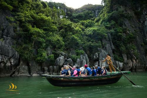 Pelican Halong Cruise