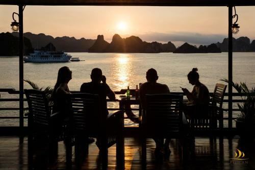 Pelican Halong Cruise