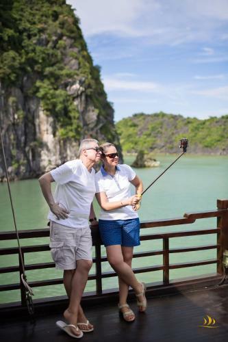 Pelican Halong Cruise