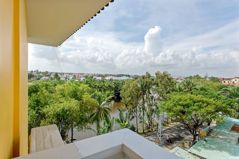 Aurora Riverside Hotel & Villas