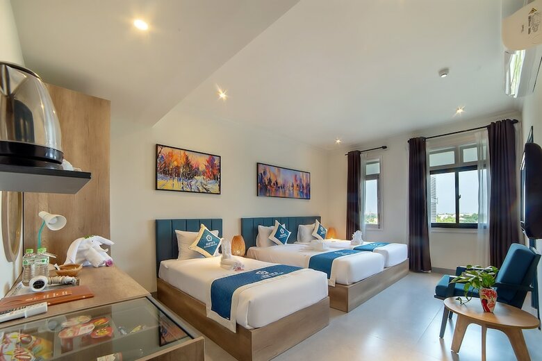 Aurora Riverside Hotel & Villas