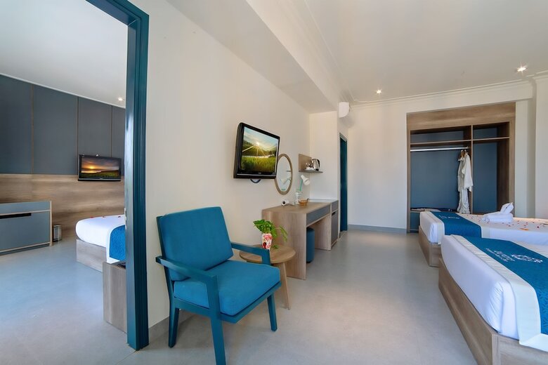 Aurora Riverside Hotel & Villas