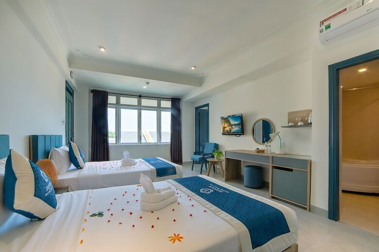 Aurora Riverside Hotel & Villas