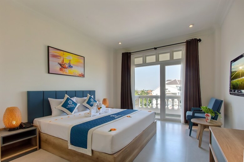 Aurora Riverside Hotel & Villas