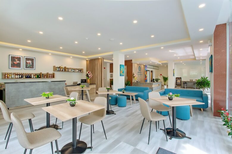 Aurora Riverside Hotel & Villas