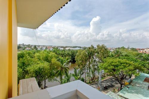 Aurora Riverside Hotel & Villas