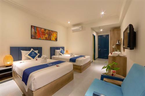 Aurora Riverside Hotel & Villas