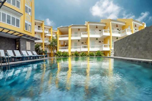 Aurora Riverside Hotel & Villas