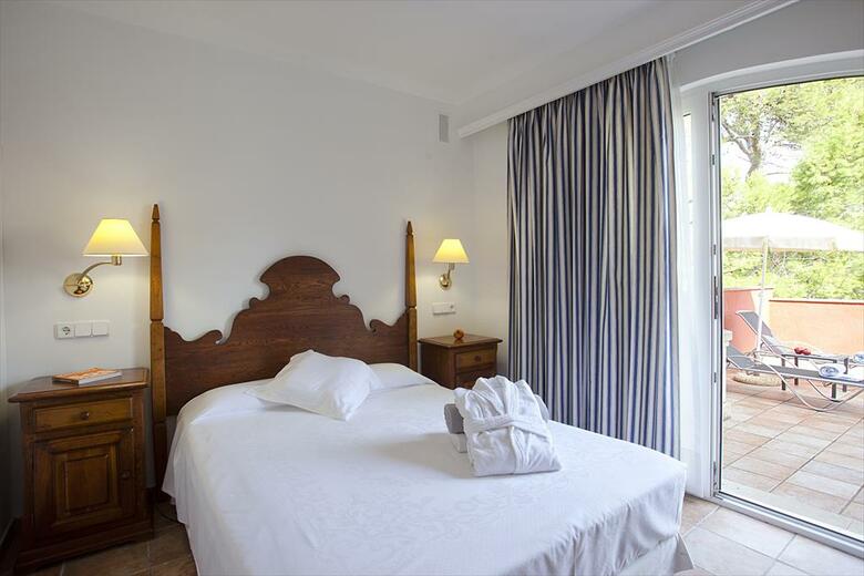 Hotel Cala Sant Vicen�
