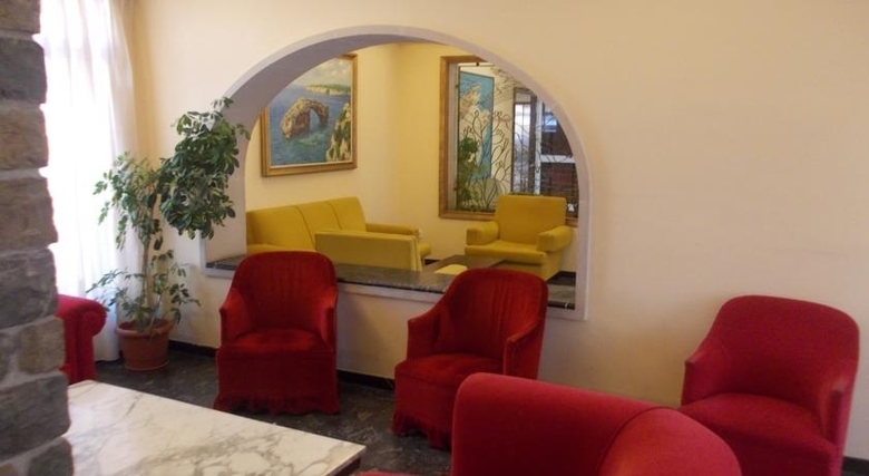 Iris Hotel