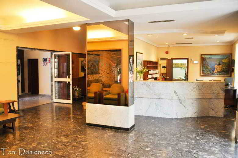 Iris Hotel