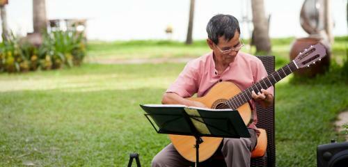 Hotel Vinh Hung Riverside Resort & Spa
