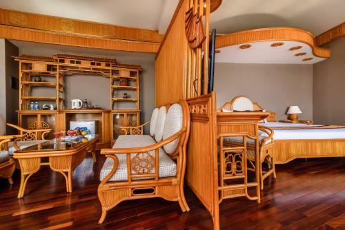 Huong Giang Hotel Resort & Spa