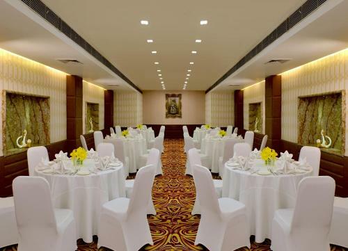 Hotel Taurus Sarovar Portico