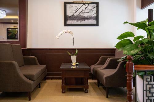 La Suite Hotel Hanoi