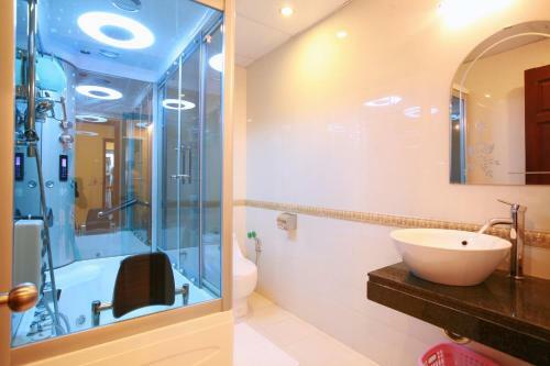 La Suite Hotel Hanoi