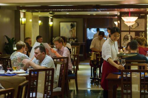 Oriental Suites Hotel & Spa