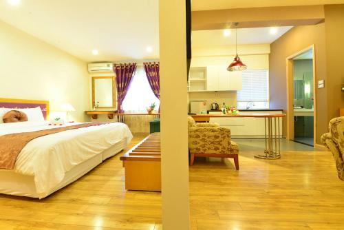 Golden Sun Villa Hotel