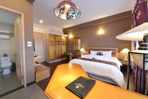 Golden Sun Villa Hotel