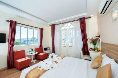 Palm Beach Hotel