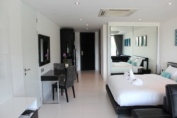 Hotel Lets Phuket @ Absolute Twin Sands Resort & Spa