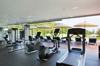 Hotel Lets Phuket @ Absolute Twin Sands Resort & Spa
