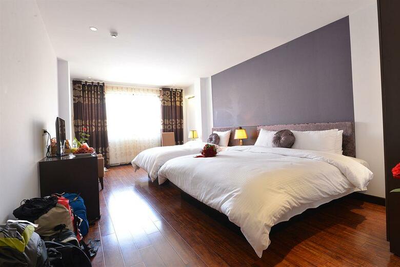 Golden Sun Suites Hotel