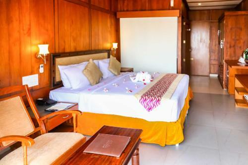 Hotel Poovar Island Resort