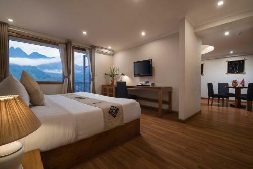 Sunny Mountain Hotel