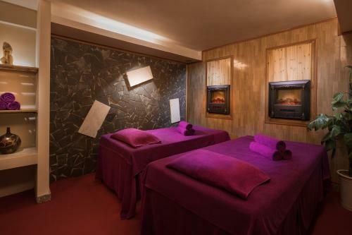 Sunny Mountain Hotel