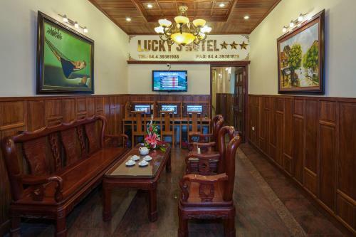 Lucky 3 Hotel - The Original Lucky Chain