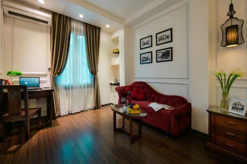 Golden Spring Hotel
