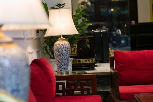 Golden Spring Hotel