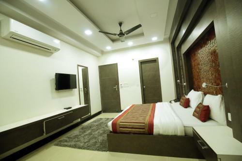 Hotel Red Castle