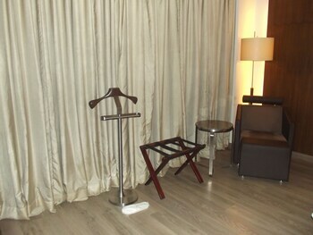 St Laurn Business Hotel