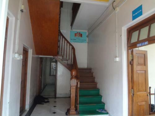 Lodge Hotel Rajmandir