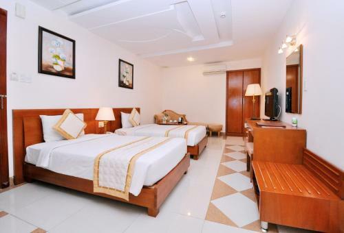 Tan Hoang Long Hotel