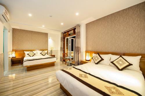 Golden Wind Hotel