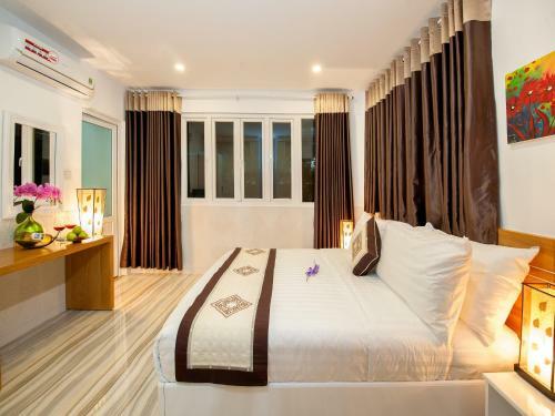 Golden Wind Hotel