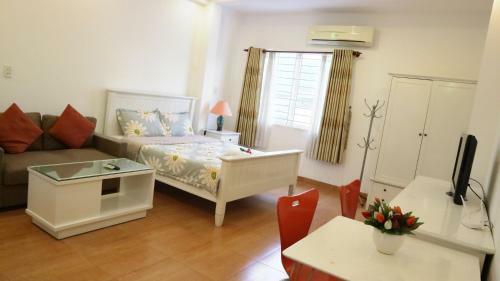 Smiley Apartment 3