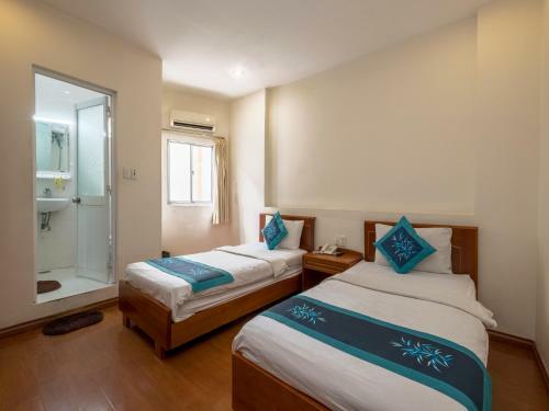 Blue River Hotel