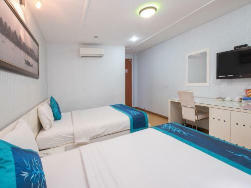 Blue River Hotel