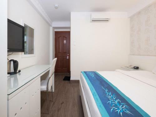 Blue River Hotel