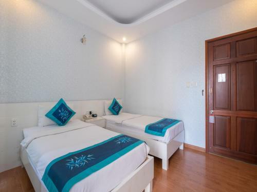 Blue River Hotel